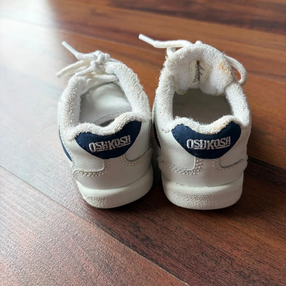 OshKosh Bgosh Lil Orbit White Navy Leather Sneakers Infant Size 2.5 402402 2004‎